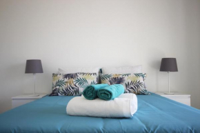 Completely renovated apt ☼ pool, parking, balcony